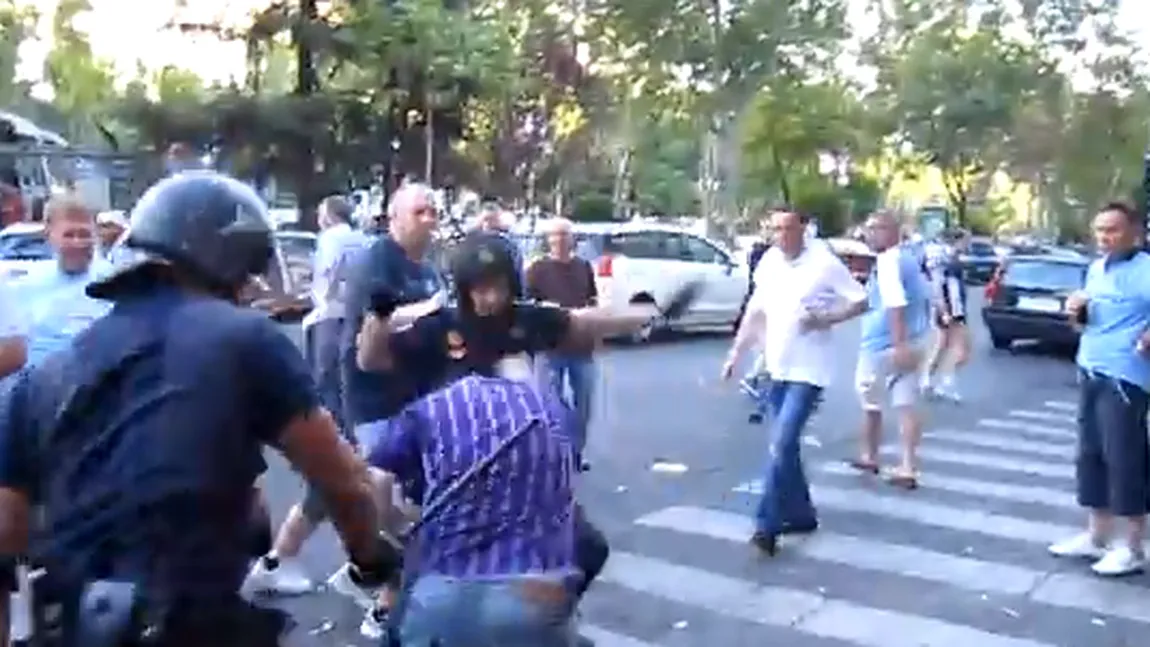 Poliţiştii, mai violenţi decât suporterii. Fanii lui City, bătuţi cu bestialitate la Madrid VIDEO