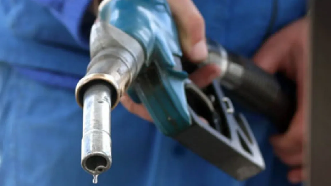 Veste bună pentru şoferi: Petrom a ieftinit benzina cu 6 lei pe litru