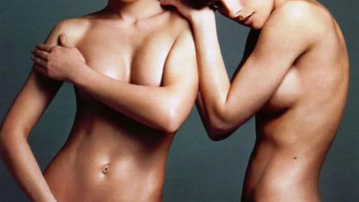 Gemenele de la Cheeky Girls au pozat topless FOTO şi VIDEO