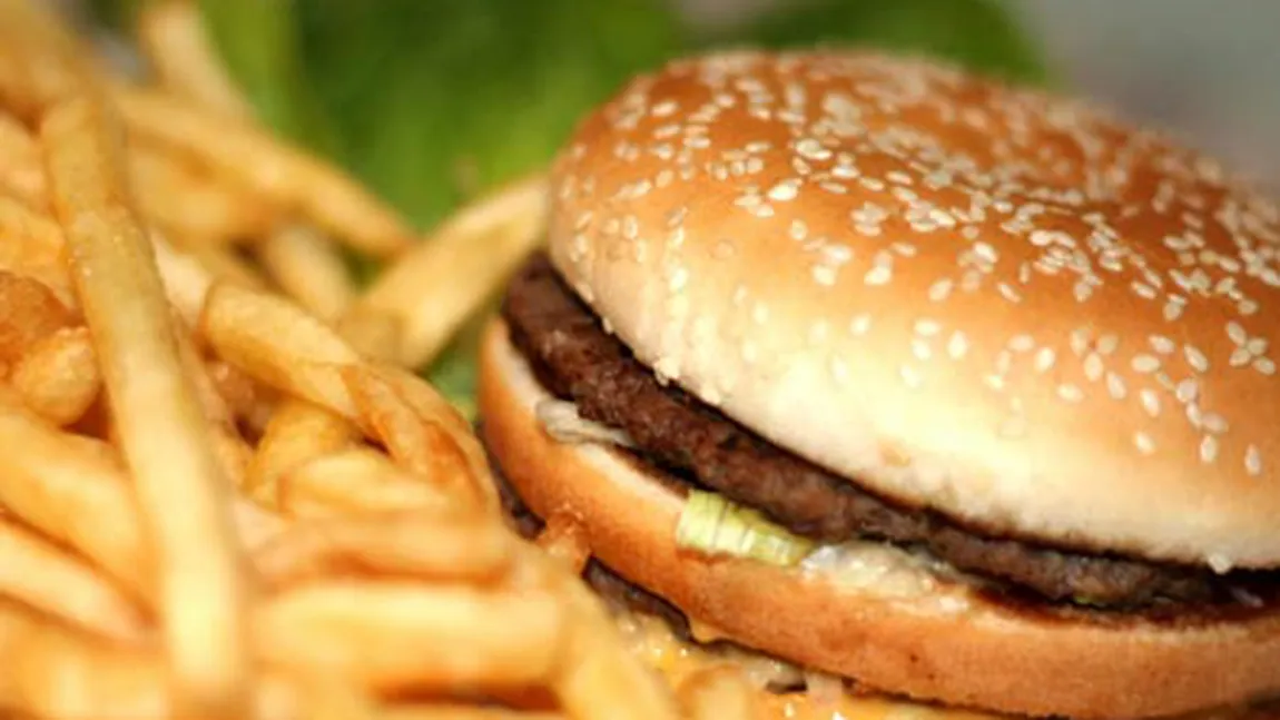 Adevărul despre fast-food: De ce nu se strică hamburgerii de la McDonald's
