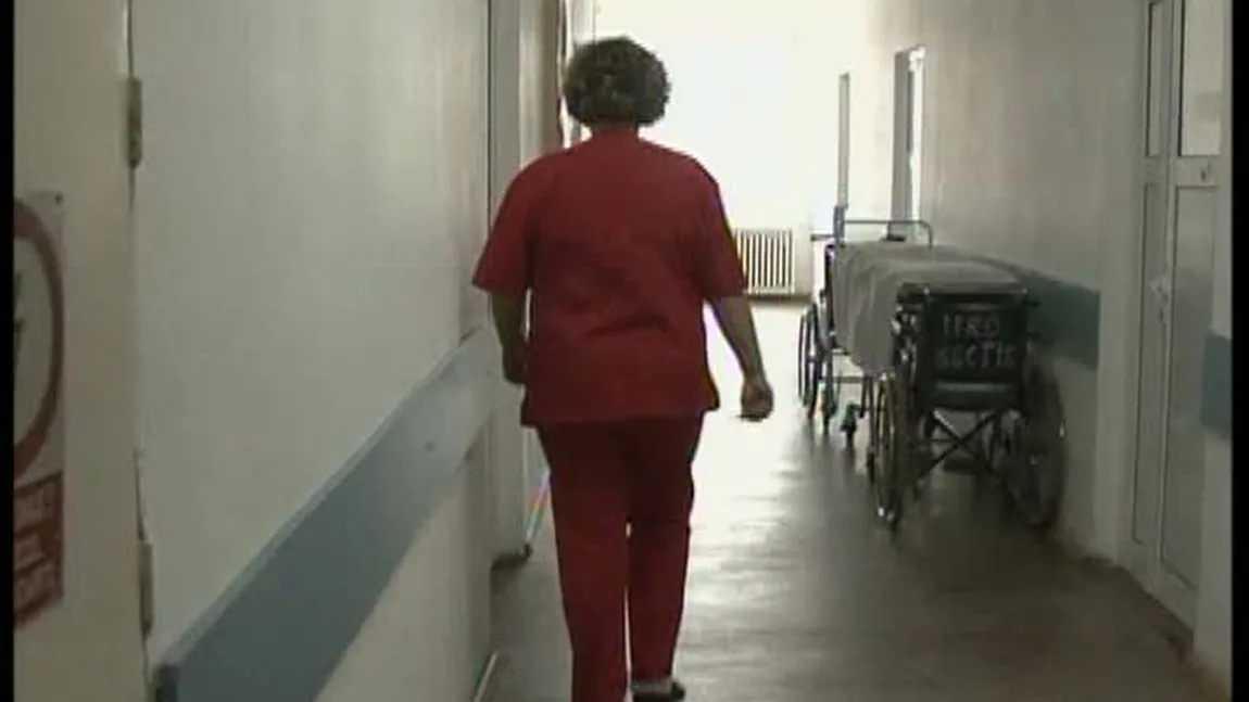 Tânăra accidentată de diplomatul rus a fost detubată şi mişcă mâna