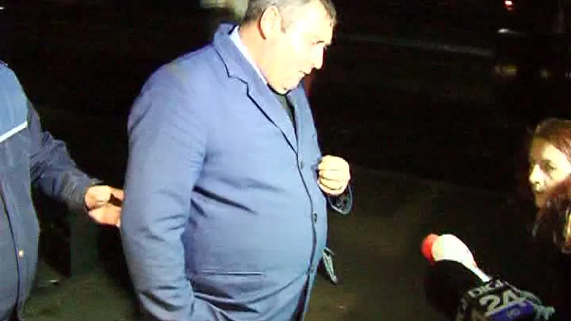 Din tren, direct la audieri. Un controlor a fost ridicat chiar de pe peronul Gării Braşov VIDEO