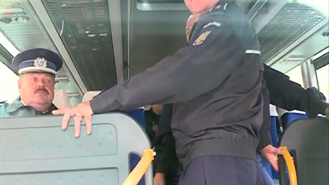 Nouă angajaţi ai CFR Călători au fost reţinuţi