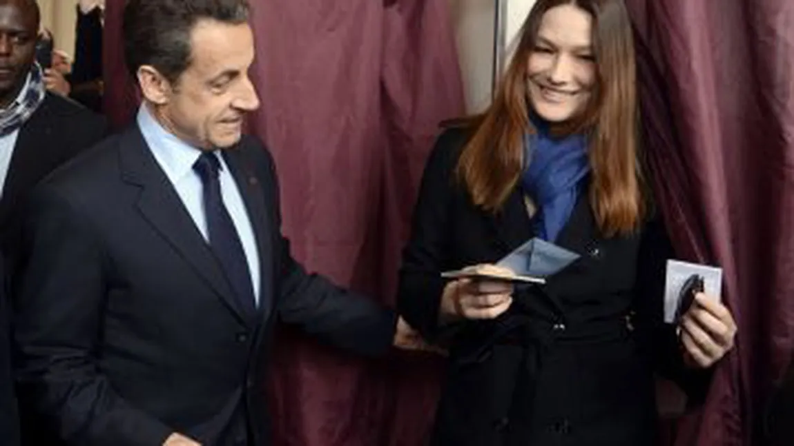 Sarkozy vrea să se întoarcă la Elysee, ca să salveze Franţa din mâinile socialistului Hollande