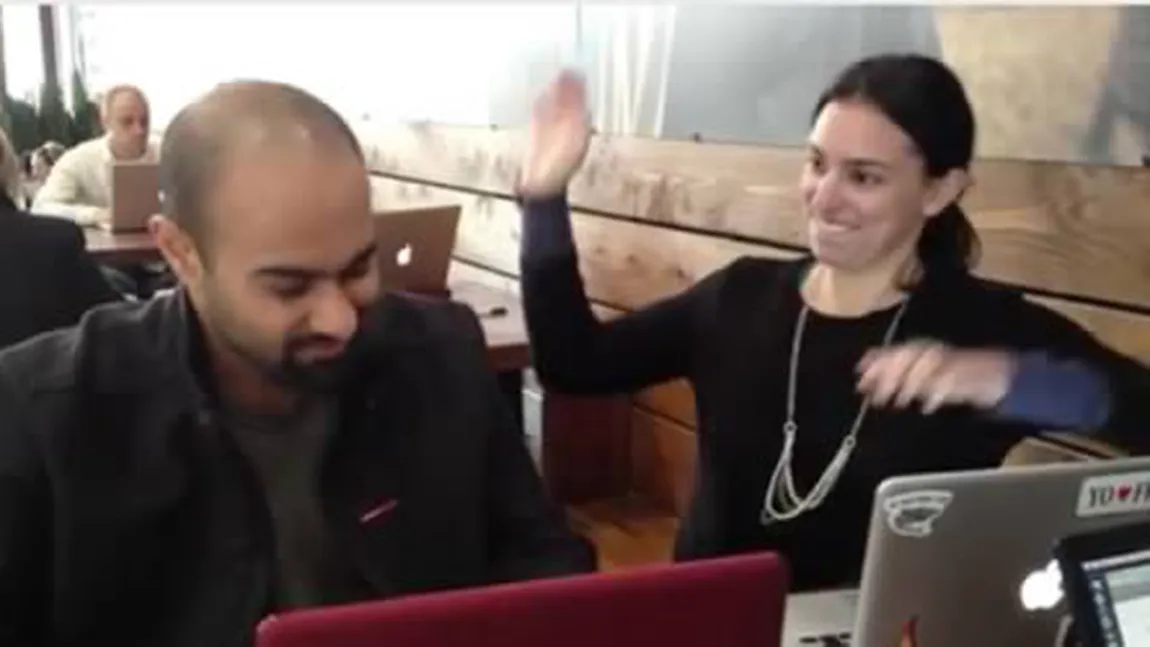 Cele mai bizare servicii oferite oamenilor. De la pălmuirea la locul de muncă la menajerele topless