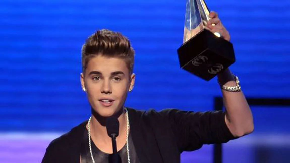 Justin Bieber, marele câştigător al American Music Awards 2012