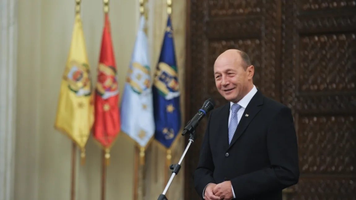 Băsescu: Suntem în plină campanie, ziua de 1 Decembrie ne prinde dezbinaţi VIDEO