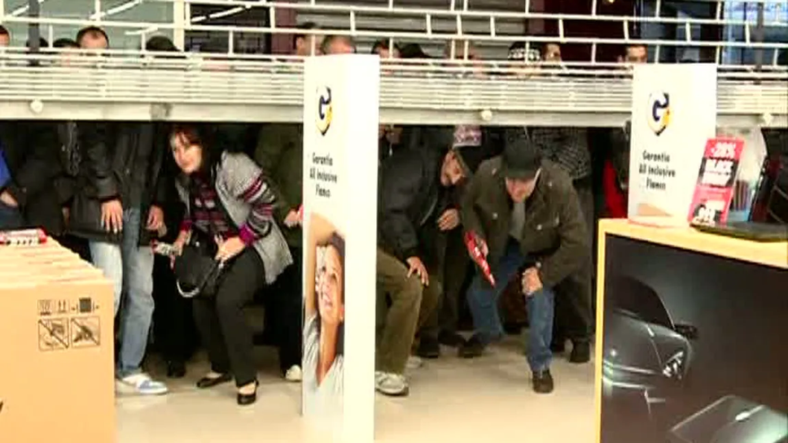 Black Friday 2012: Nebunie în magazine, stocuri epuizate şi site-uri blocate  VIDEO