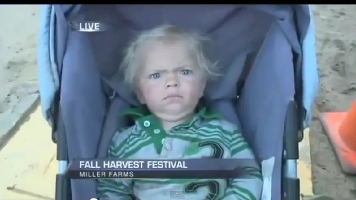 Cum reacţionează un copil care nu vrea să fie vedetă la televizor VIDEO
