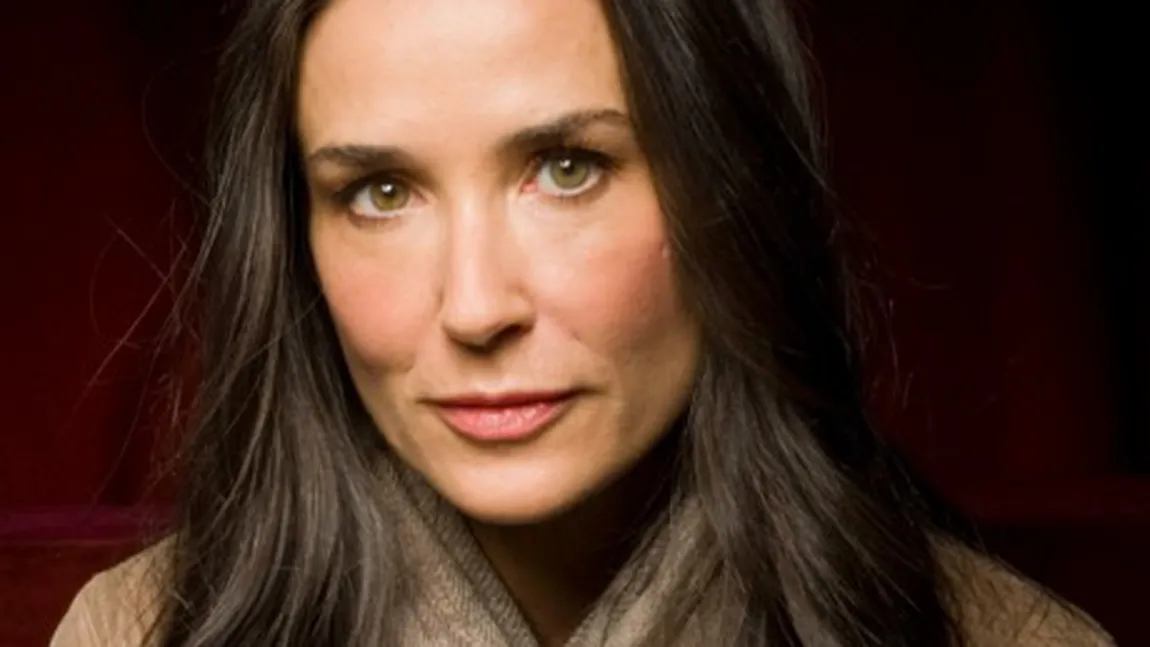 Demi Moore se întâlneşte cu un băiat cu 24 de ani mai tânăr decât ea FOTO