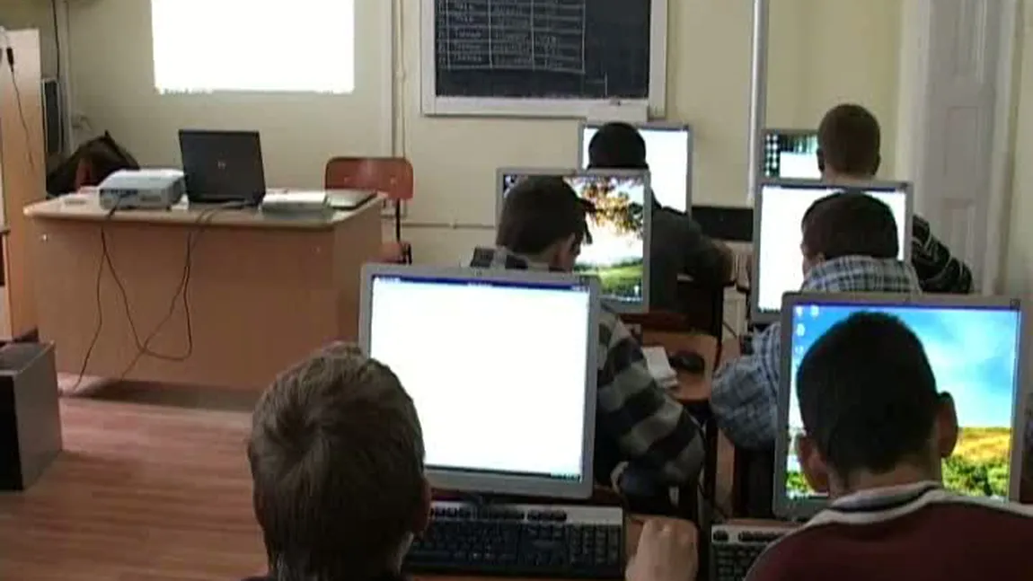 MESAJ TRĂSNIT al unui elev: Caută RUDE DE ÎNCHIRIAT pentru şedinţa cu părinţii