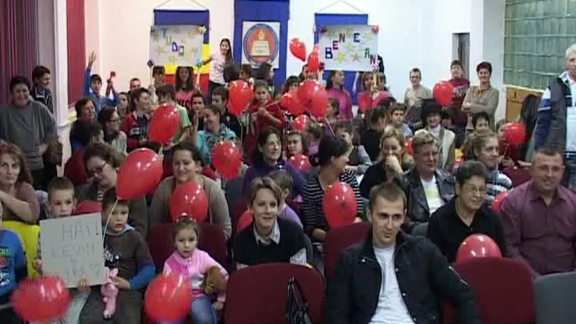 Elevi traşi la xerox: Vezi care şcoală din România are cei mai mulţi gemeni!