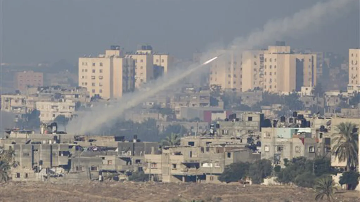 Conflict exploziv în Fâşia Gaza: Premierul ascuns în buncăr, 30.000 de rezervişti mobilizaţi