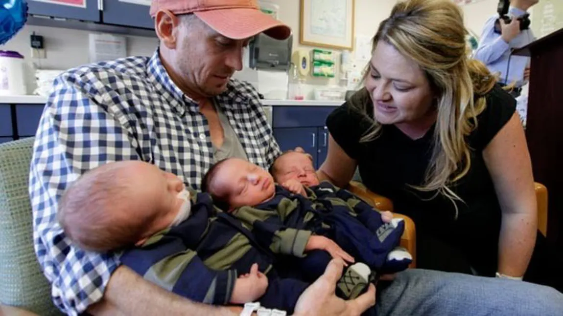 O americancă a născut cei mai mari tripleţi din lume