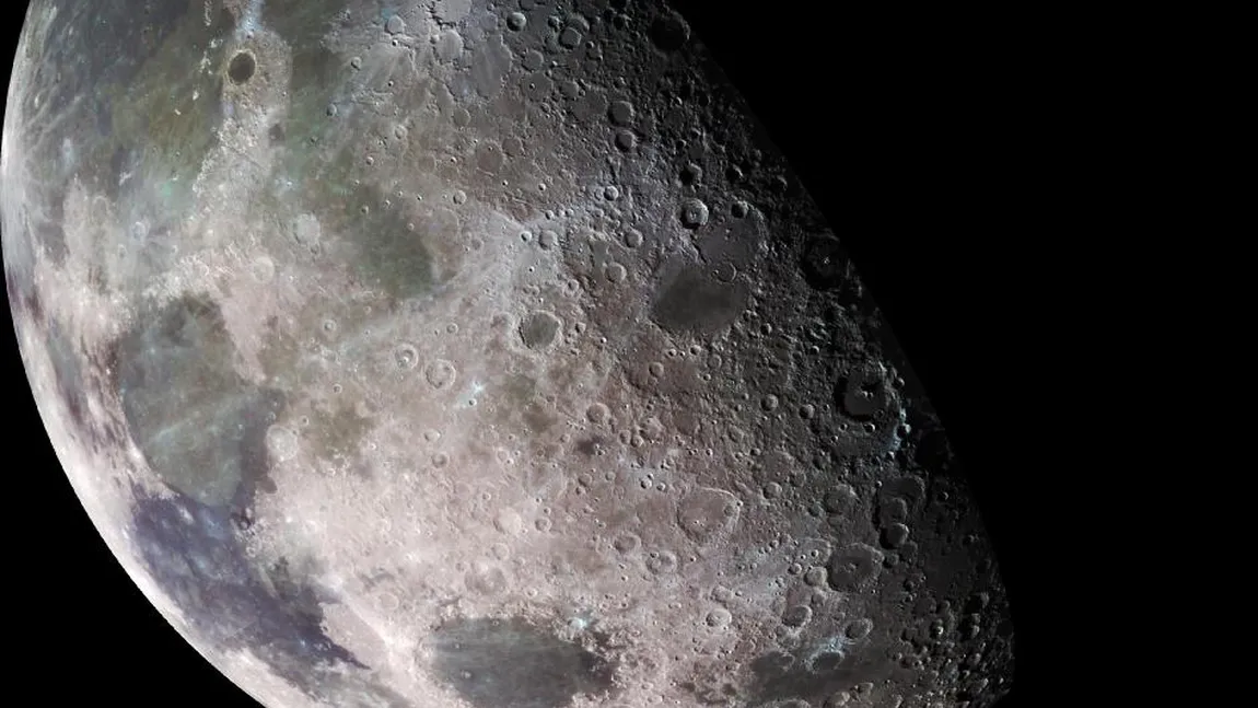 NASA: Scoarţa lunară, aproape pulverizată de meteoriţi