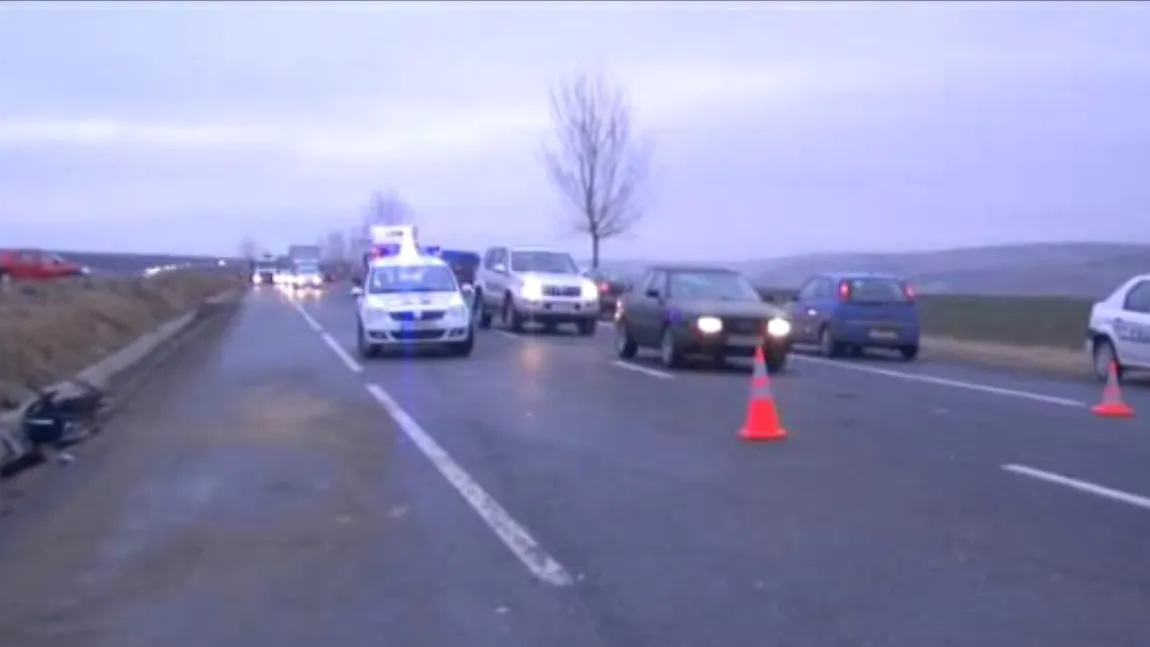 Accident în Cluj: Nouă persoane, rănite după ce microbuzul în care se aflau a ajuns într-un şanţ