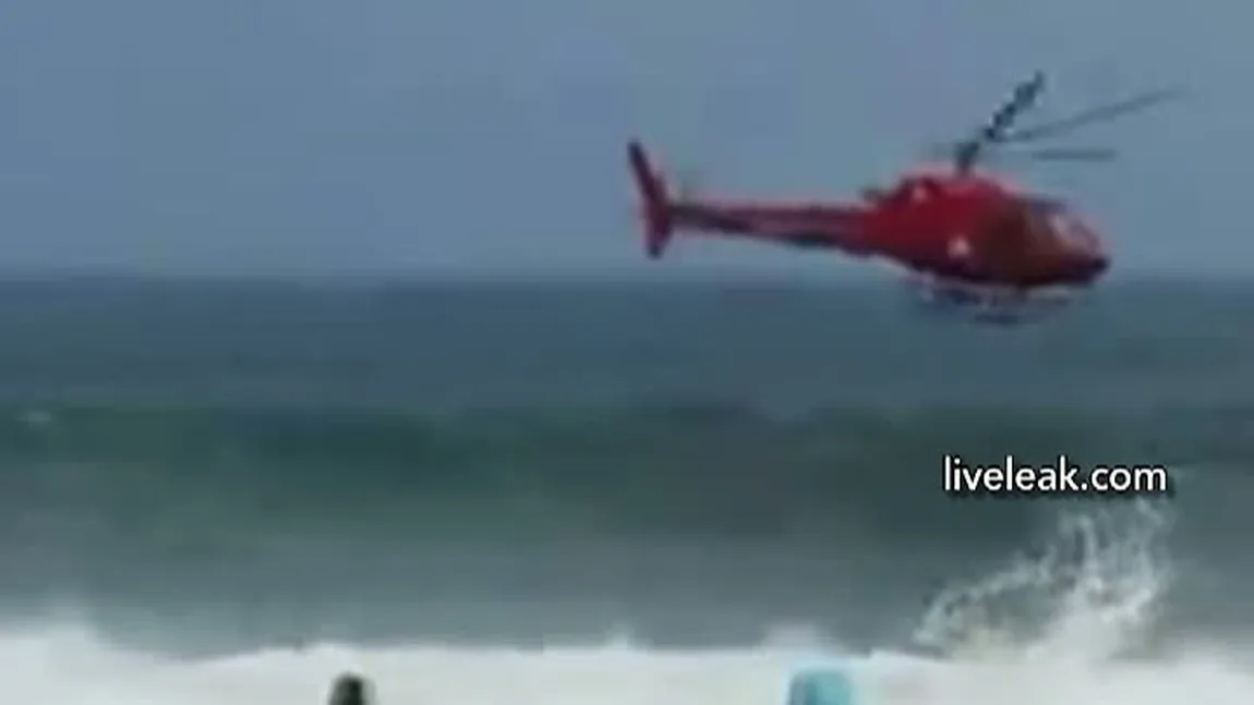Un elicopter s-a prăbuşit în mare lângă plaja Copacabana VIDEO