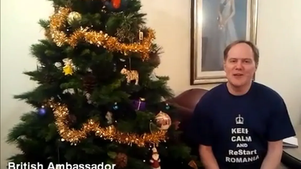Ambasadorul britanic recită Pluguşorul purtând un tricou cu mesajul 
