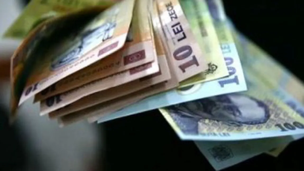 Salariile bugetarilor s-ar putea menţine în 2013 la nivelul din decembrie 2012