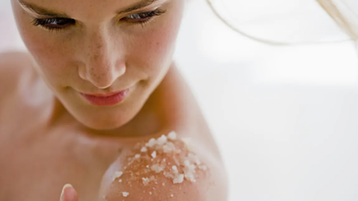 Cum recomandă dermatologii să ne îngrijim pielea
