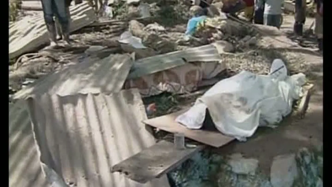 Taifunul din Filipine a făcut 230 de morţi şi zeci de mii de oameni fără adăpost VIDEO