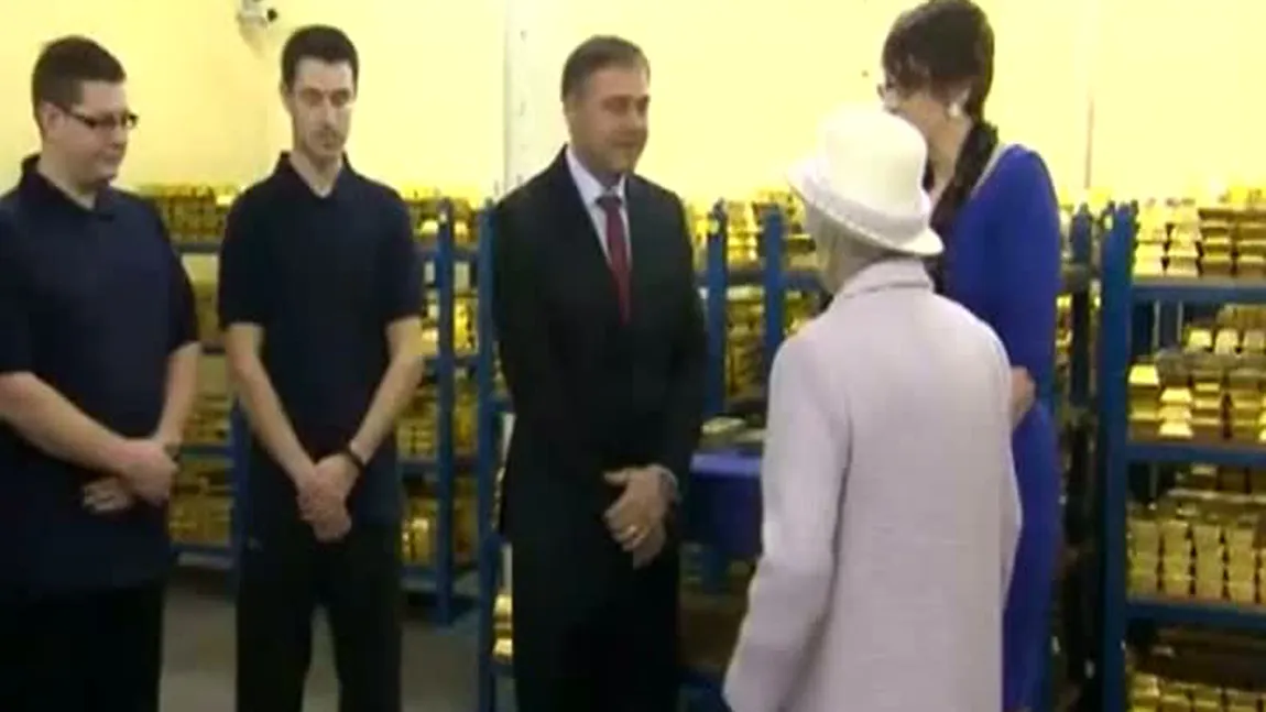 Regina Elisabeta, în vizită la Banca Angliei: I s-a răspuns la o întrebare pusă acum 4 ani VIDEO