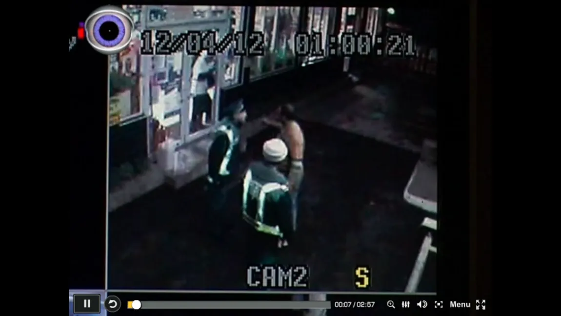 Doi poliţişti înjuraţi de un scandalagiu au apelat la sora acestuia pentru a-l calma VIDEO