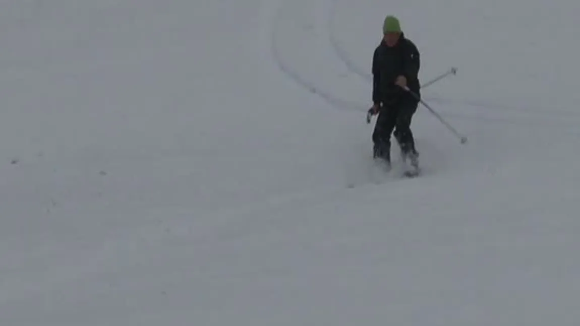 Zăpadă de 15 centimetri la Poiana Braşov, la Predeal şi Azuga