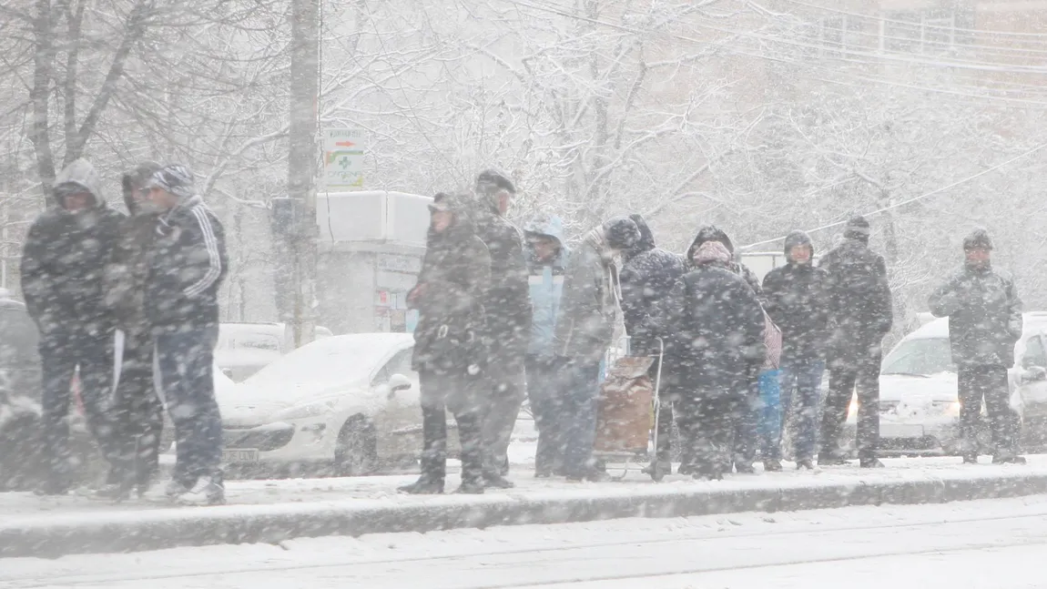 România sub zăpadă. Viscolul a pus stăpânire pe sudul şi estul ţării VIDEO