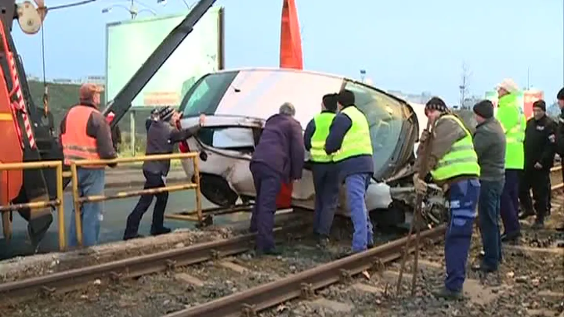 Linia tramvaielor 41, blocată în urma unui accident rutier VIDEO