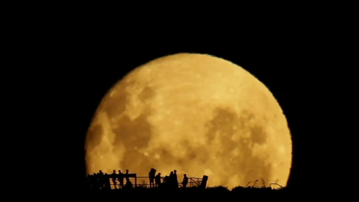 Răsărit de Lună plină, filmat în timp real VIDEO SPECTACULOS