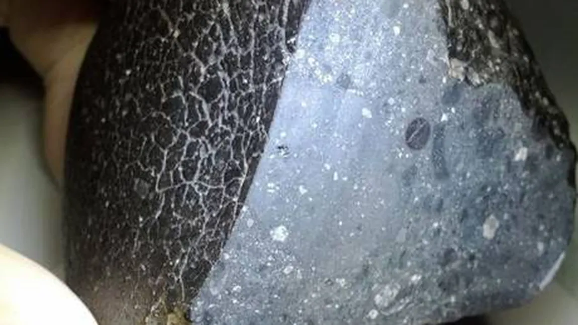 Meteorit de pe MARTE, vechi de 2 MILIARDE DE ANI, descoperit în deşertul Sahara