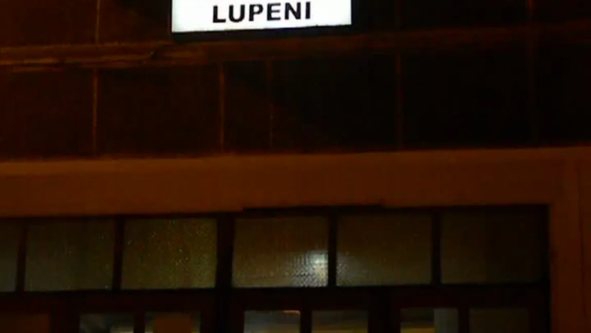 Minerii din Lupeni au renunţat la protest: Vor analiza oferta făcută de conducere