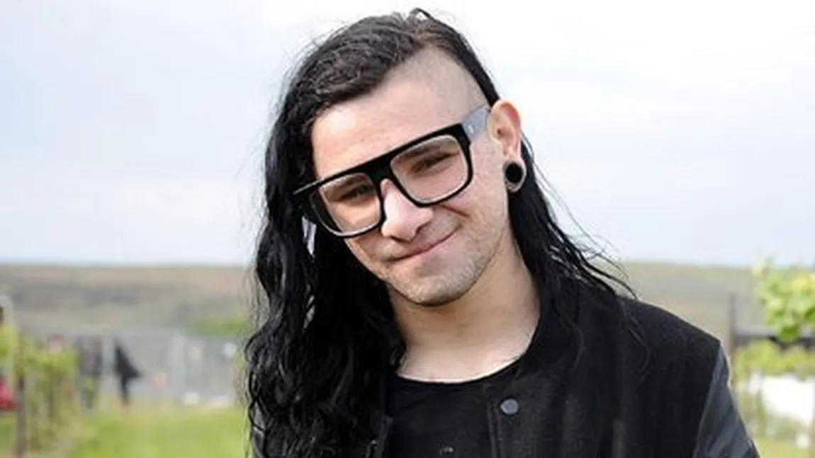 Skrillex este în FLĂCĂRI. Artistul şi-a ars părul de ziua lui VIDEO