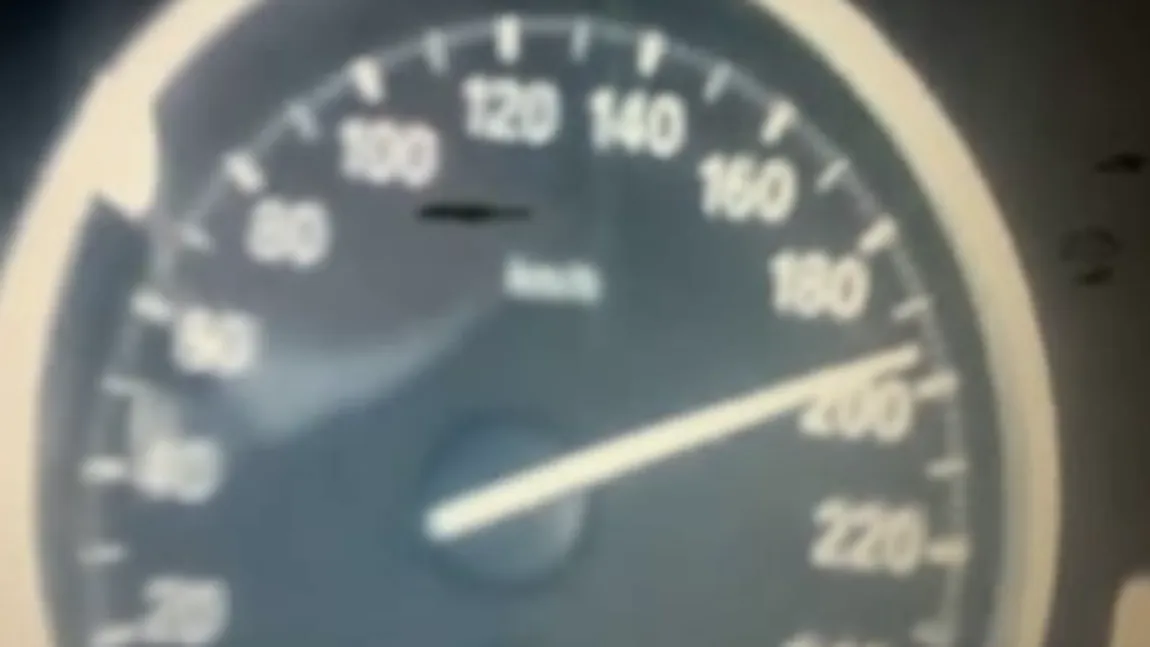 Un minor din Strehaia s-a filmat în timp ce conducea un bolid cu 200 km/h VIDEO