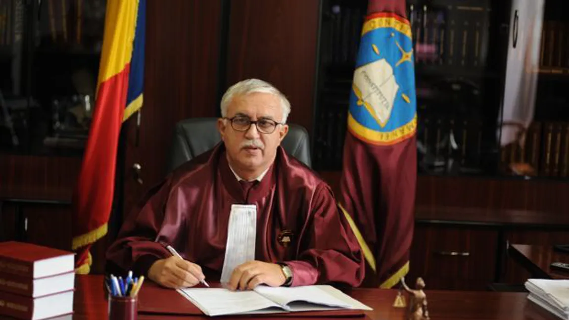 Preşedintele CCR Augustin Zegrean a fost operat în urma fracturii de col femural