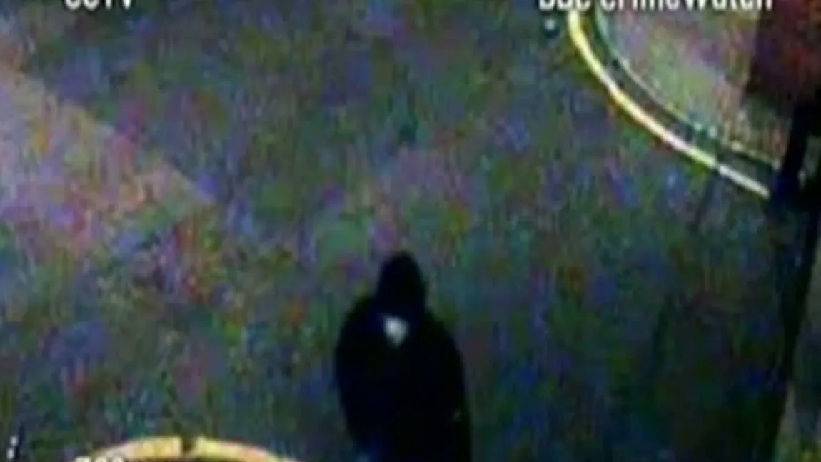 Imagini şocante surprinse cu atacatorul din Vitan, la Londra, în timp ce împuşca un bărbat VIDEO