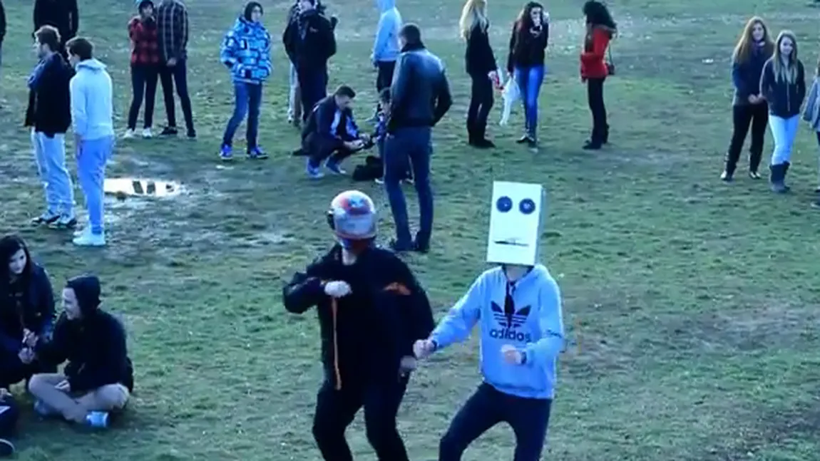 Febra Harlem Shake a ajuns chiar şi pe Cetăţuia din Cluj VIDEO