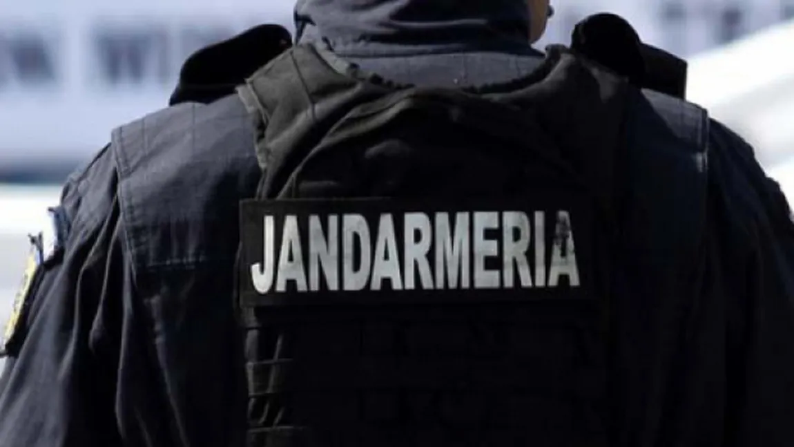 Jandarm prins de poliţie în timp ce se masturba în faţa unei fetiţe de 12 ani