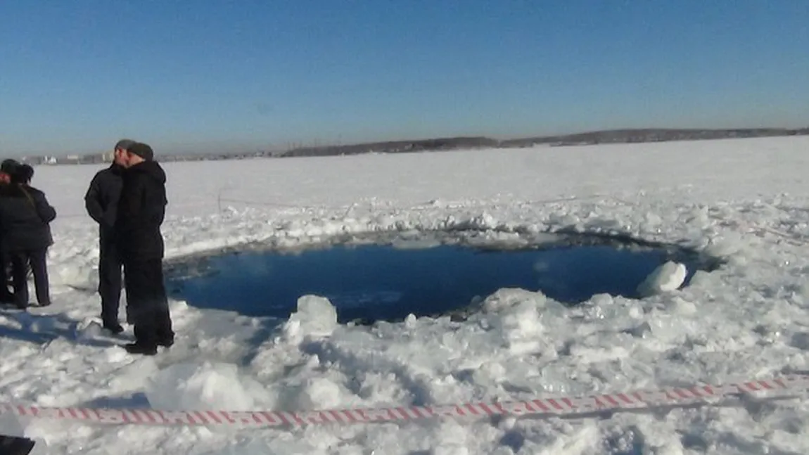Prima imagine cu meteoritul gigantic care a căzut în lacul din Rusia FOTO