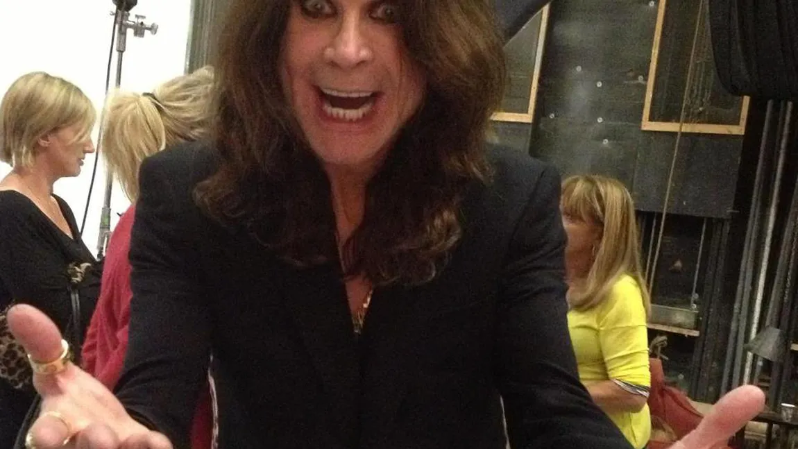 Ozzy Osbourne, cum nu l-ai mai văzut. Ce look a afişat rockerul la un eveniment monden FOTO