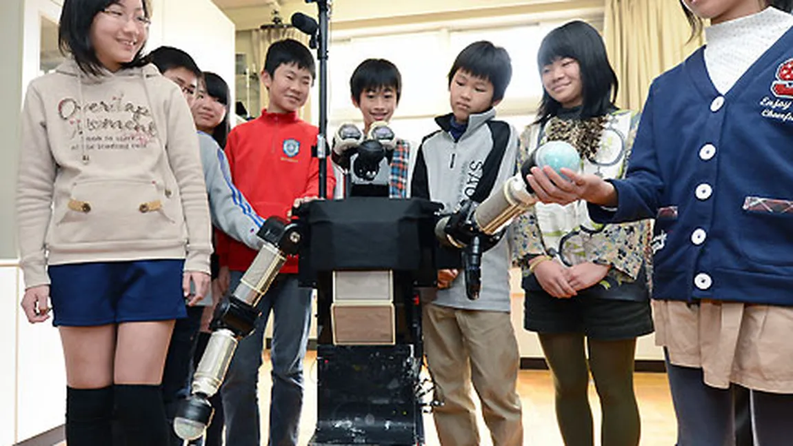 Robovie - Un robot care merge la şcoală ca orice alt copil