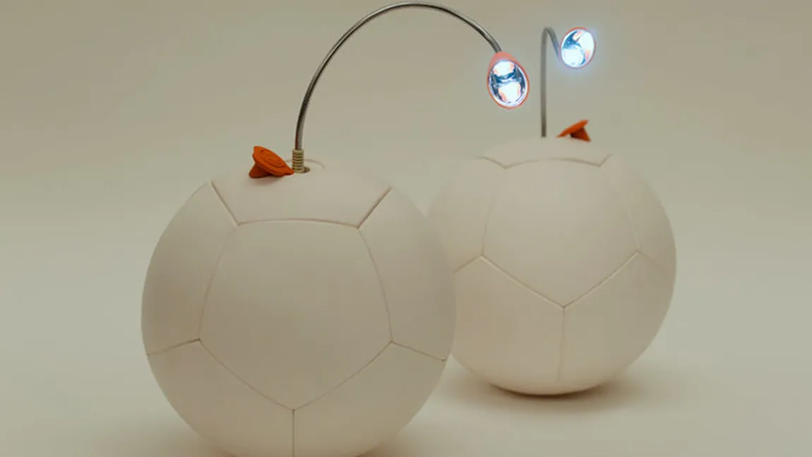 S-a lansat mingea de fotbal care produce electricitate FOTO