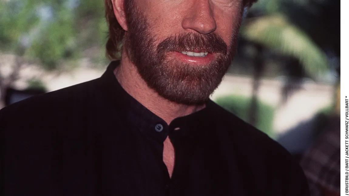 Chuck Norris, un model pentru actori şi iubitorii de arte marţiale. Vezi cum arată la 73 de ani FOTO
