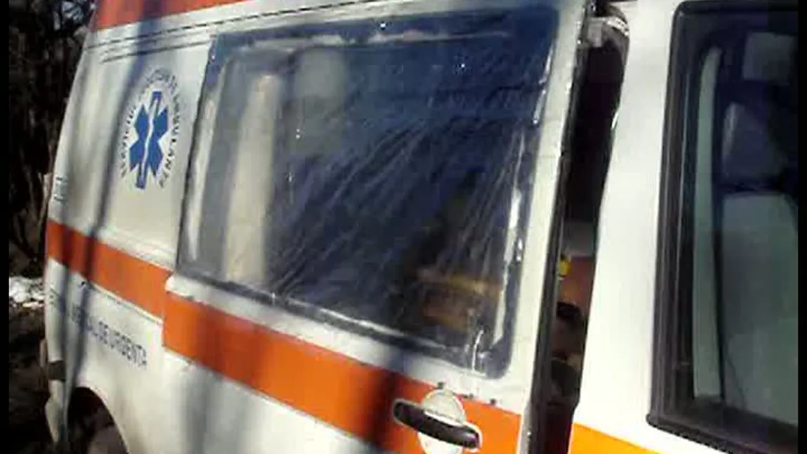 Un pacient drogat a devastat o ambulanţă, la Galaţi
