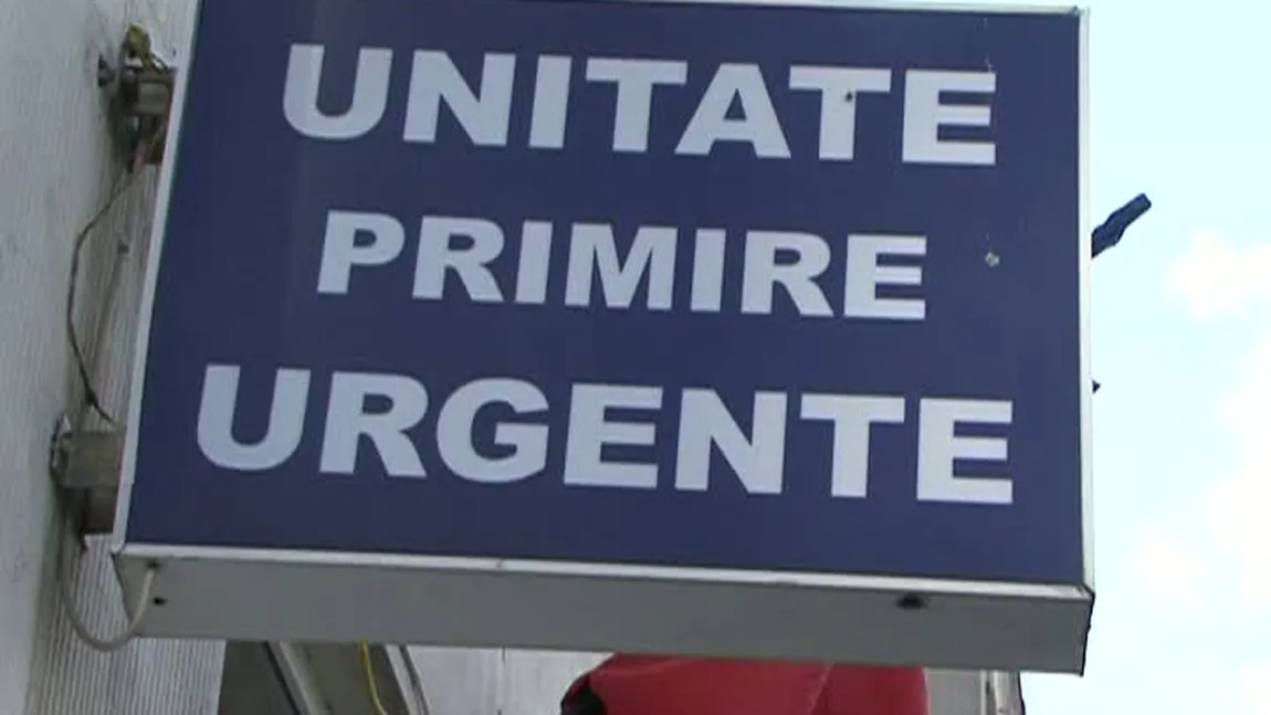 Un bărbat a ajuns la spital după ce a fost lovit de o ambulanţă, pe DN 7