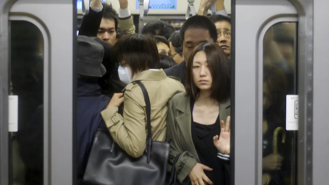 Companiile japoneze îşi plătesc suplimentar angajaţii dacă pleacă mai devreme acasă vinerea
