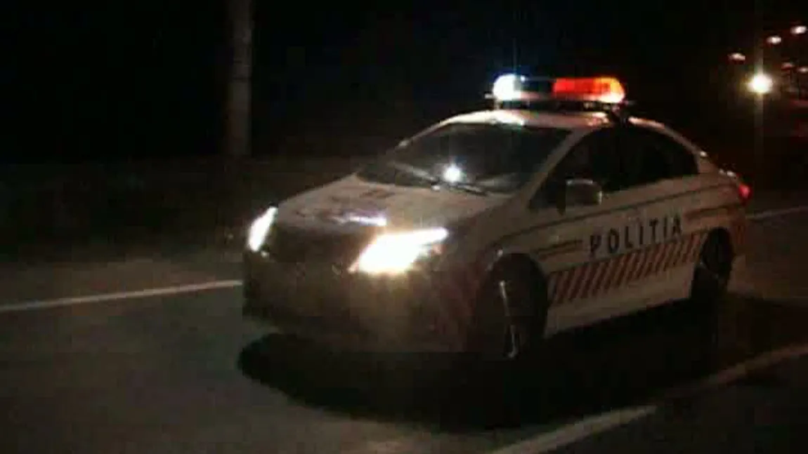 Un POLIŢIST BĂUT a produs un accident la Craiova. Trei maşini au fost avariate şi o persoană rănită