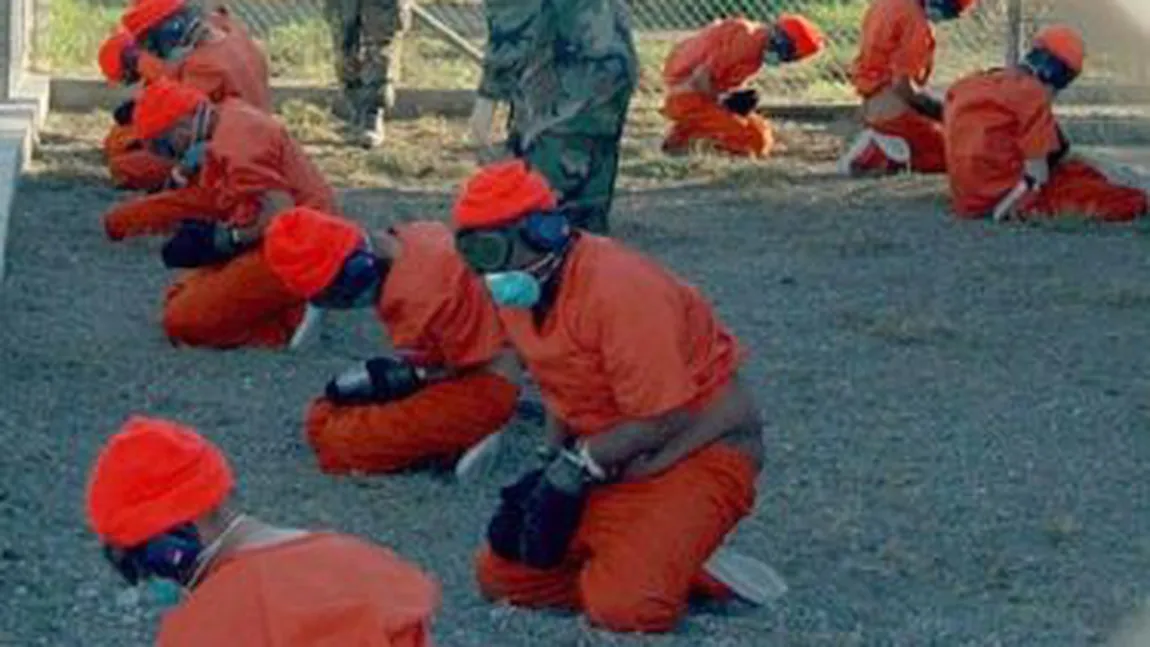 Revoltă la Guantanamo: Suspecţii de terorism au atacat gărzile cu arme improvizate