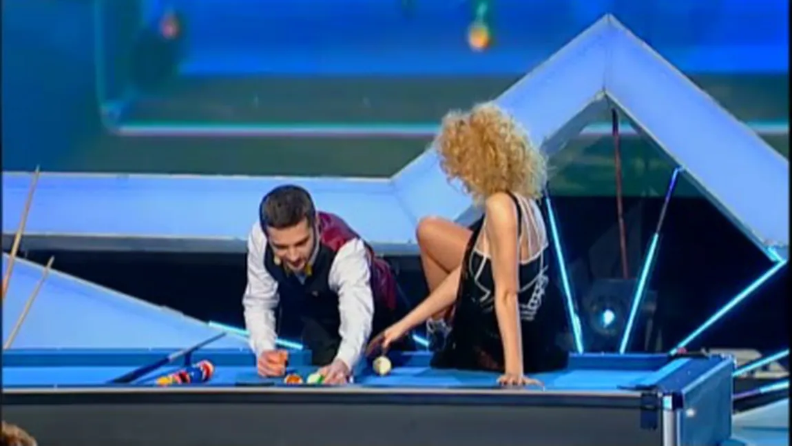 ROMÂNII AU TALENT. Spectacol în semifinală cu lovituri imposibile pe masa de biliard